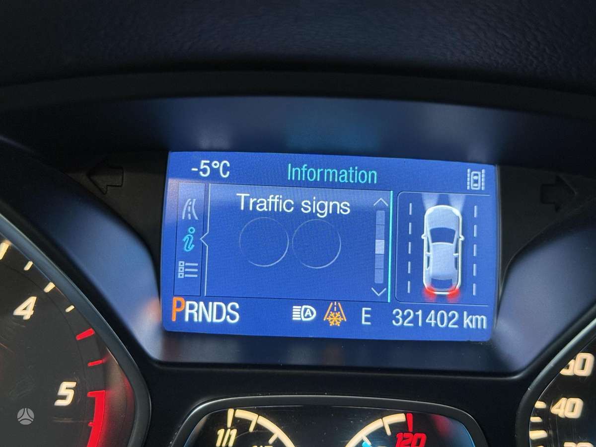 Ford Kuga 2015 — фото 29