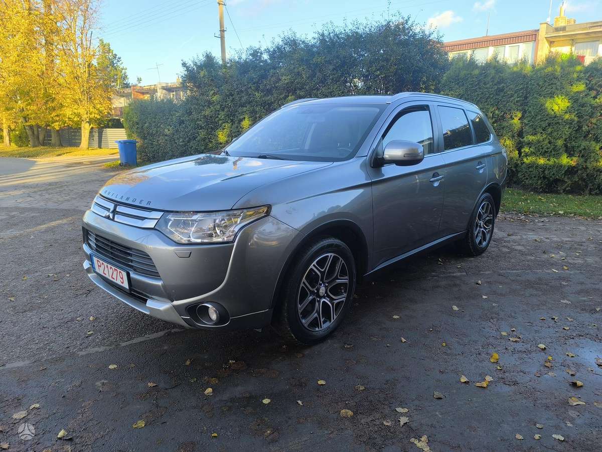 Mitsubishi Outlander 2014 — салон