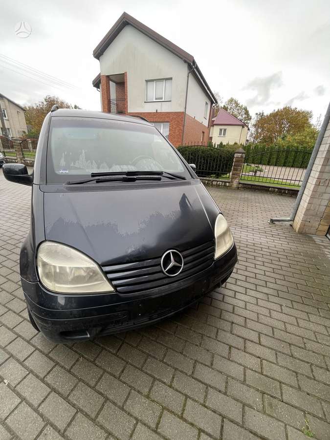Mercedes-Benz Vaneo 2005 — interior