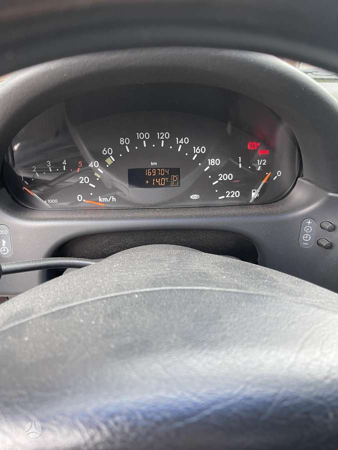 Mercedes-Benz Vaneo 2005 — photo 9