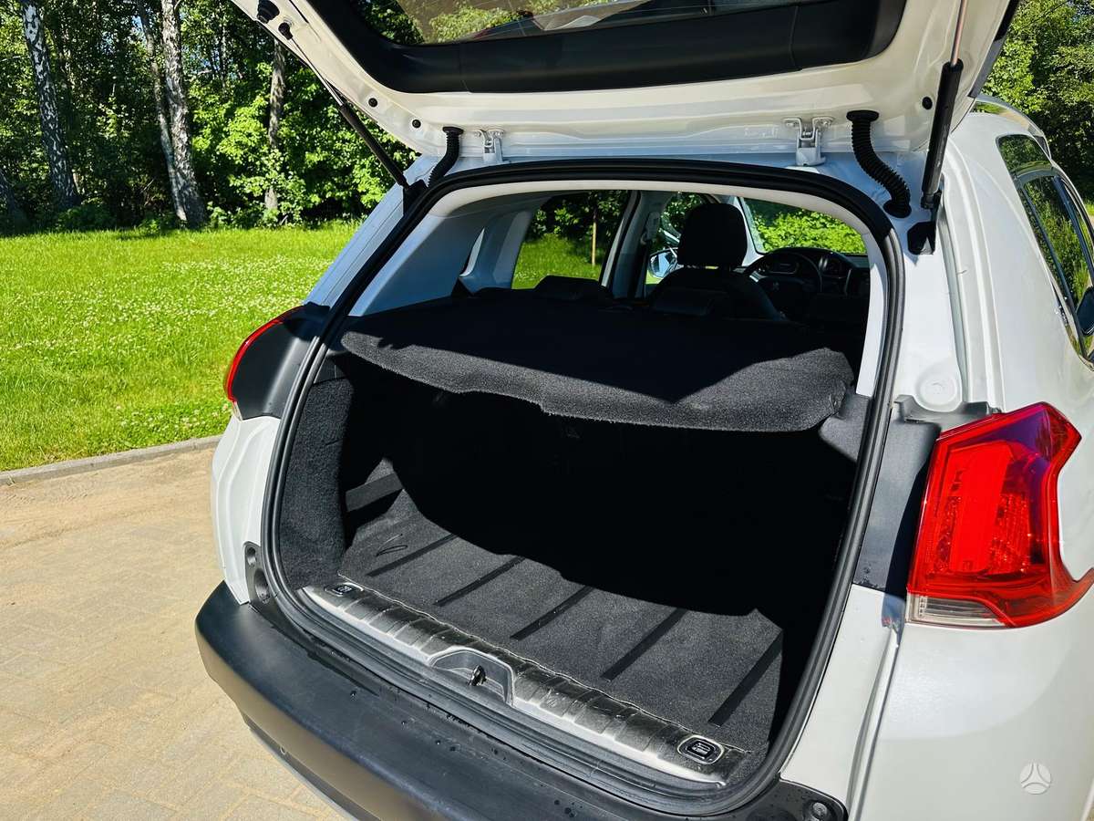 Peugeot 2008 2015 — photo 12