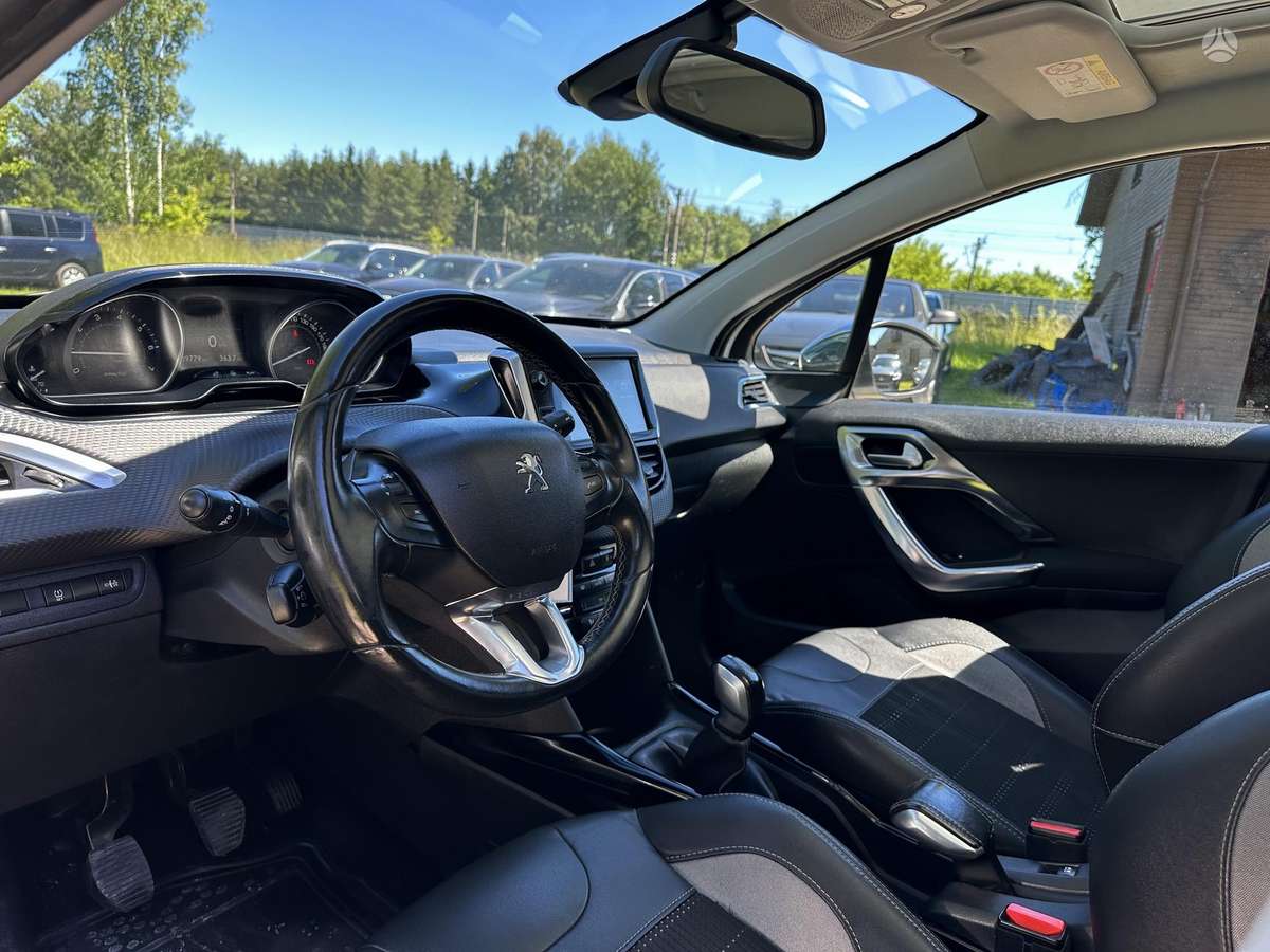Peugeot 2008 2015 — photo 15