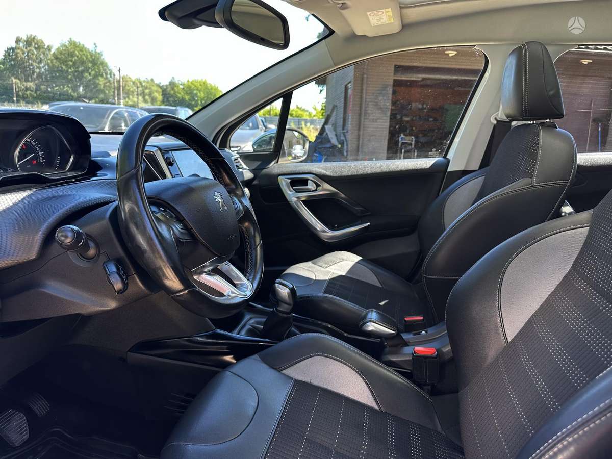 Peugeot 2008 2015 — photo 17