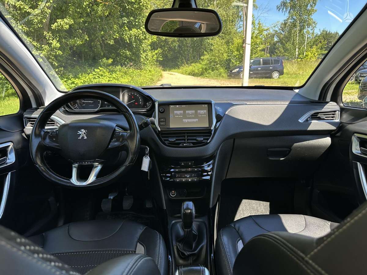Peugeot 2008 2015 — photo 20