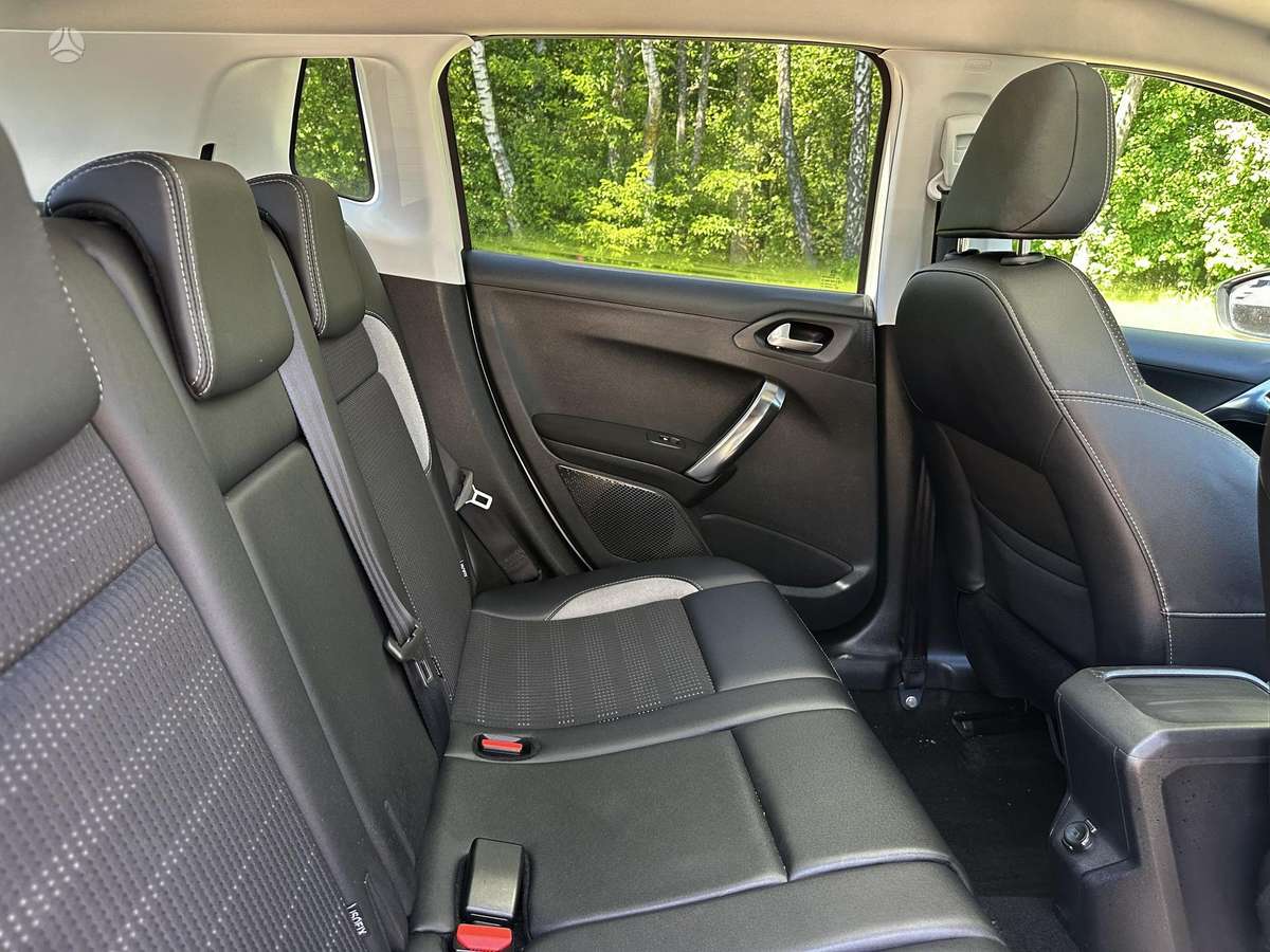 Peugeot 2008 2015 — photo 25