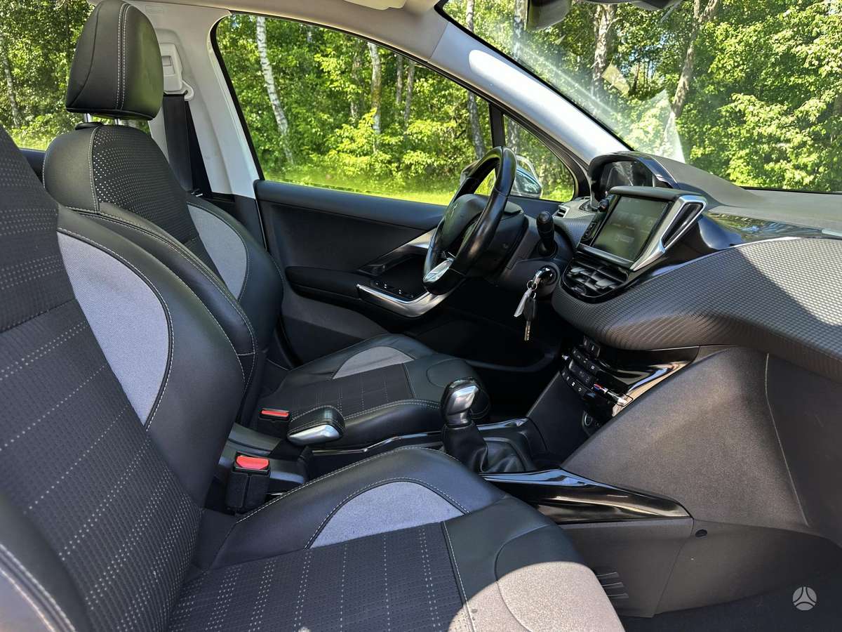 Peugeot 2008 2015 — photo 26