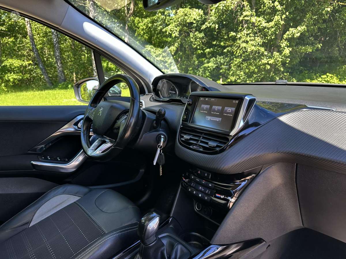 Peugeot 2008 2015 — photo 29
