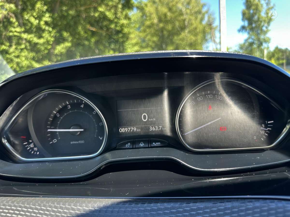 Peugeot 2008 2015 — photo 30