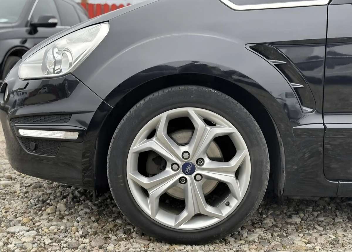 Ford S-MAX 2012 — photo 13