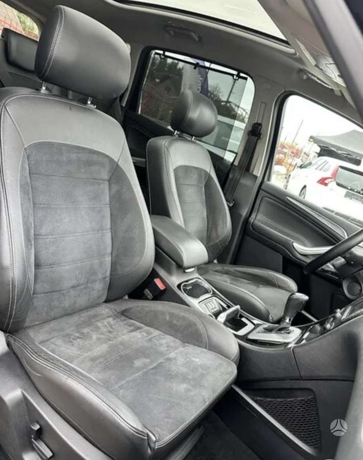 Ford S-MAX 2012 — photo 14
