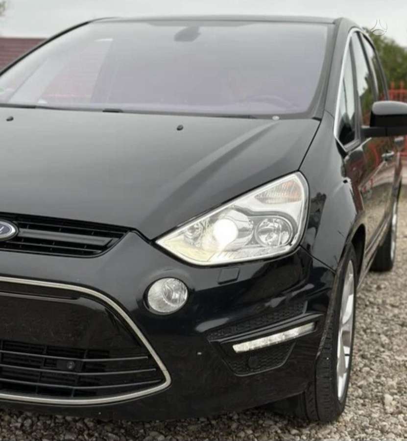 Ford S-MAX 2012 — photo 18
