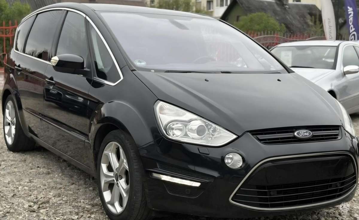 Ford S-MAX 2012 — interior