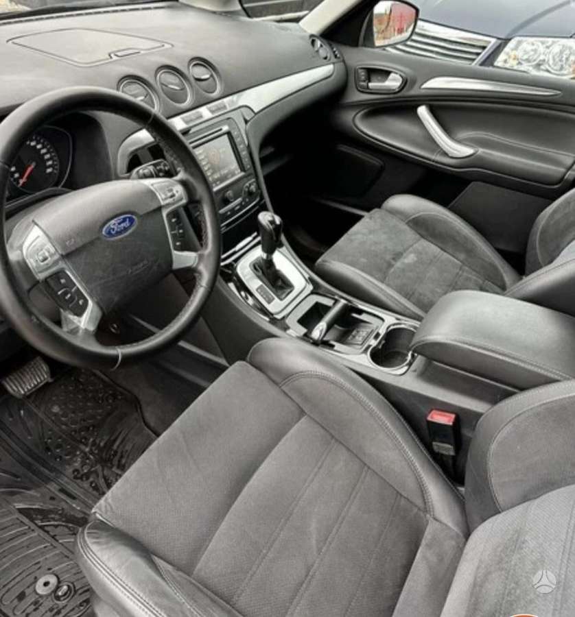 Ford S-MAX 2012 — photo 9