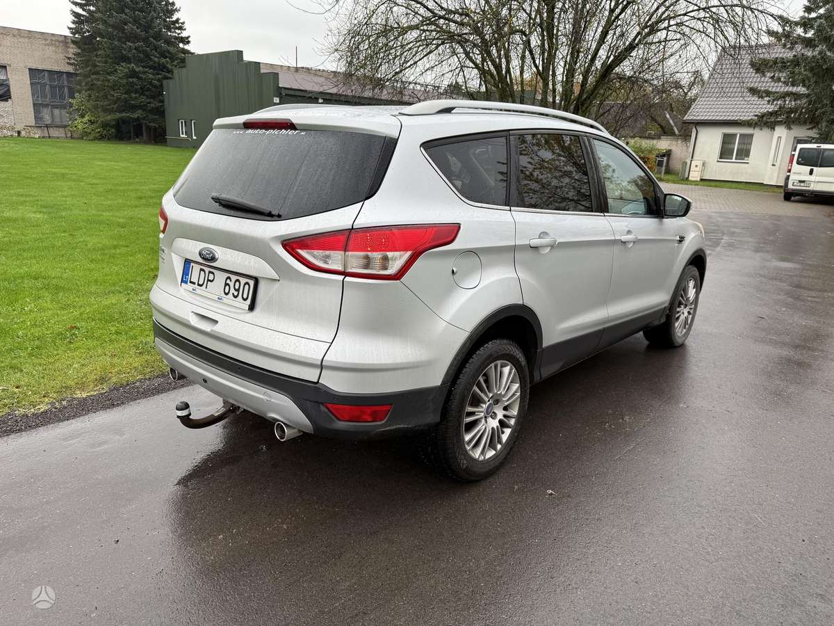 Ford Kuga 2014 — interior