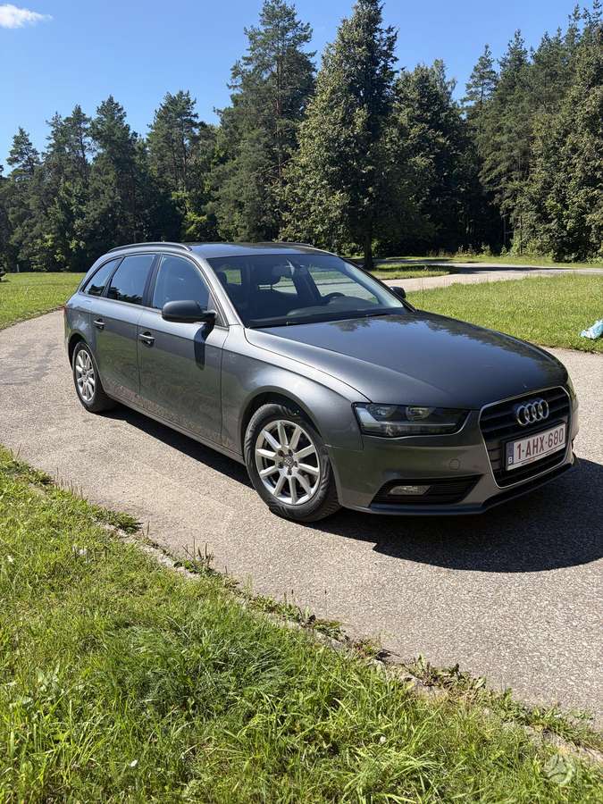 Audi A4 2014 — rear view