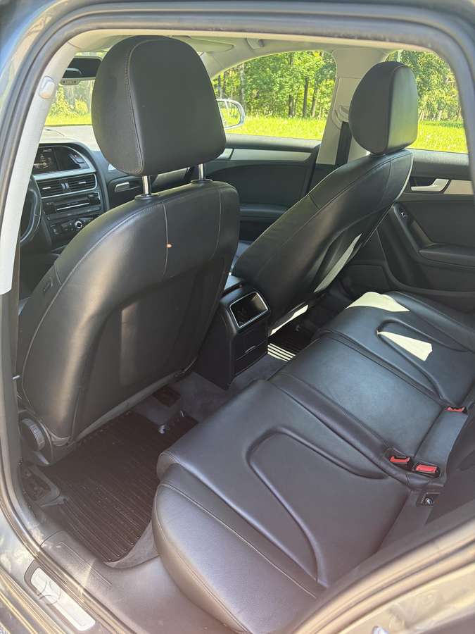 Audi A4 2014 — photo 8