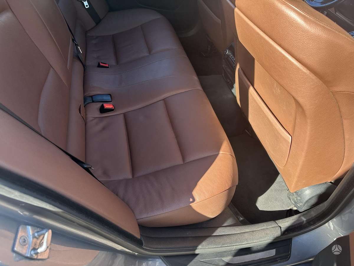 BMW 530 2010 — photo 10