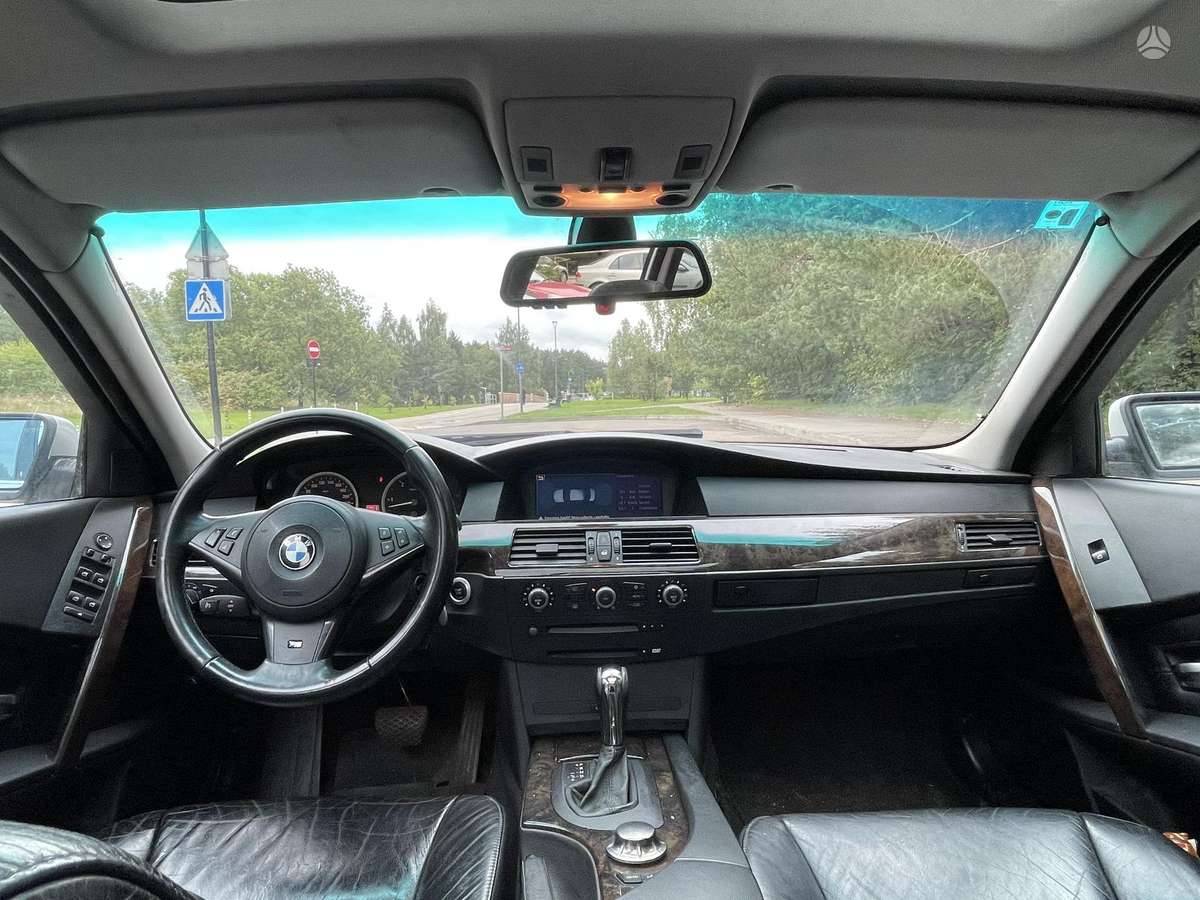 BMW 530 2004 — photo 11