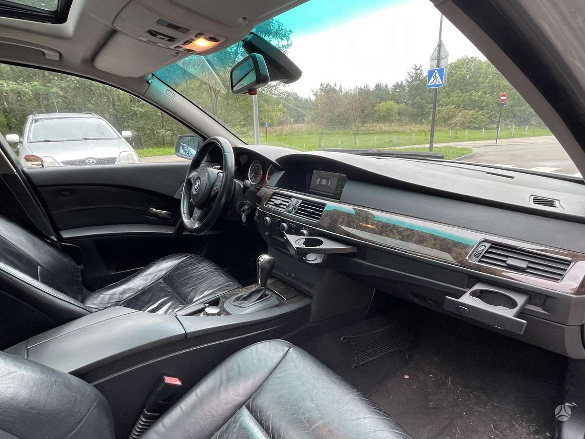 BMW 530 2004 — photo 13