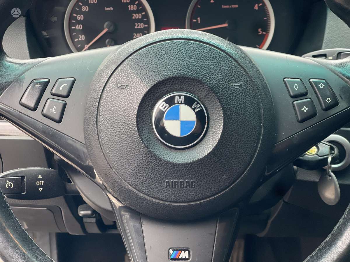 BMW 530 2004 — photo 16