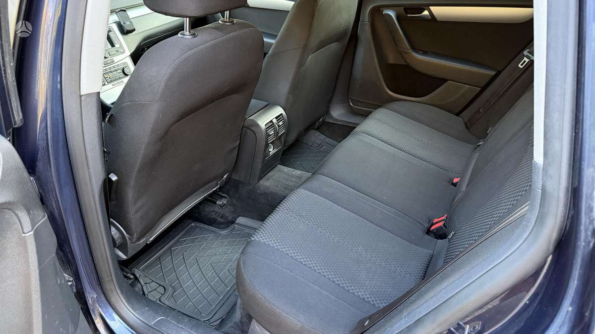 Volkswagen Passat 2011 — photo 13