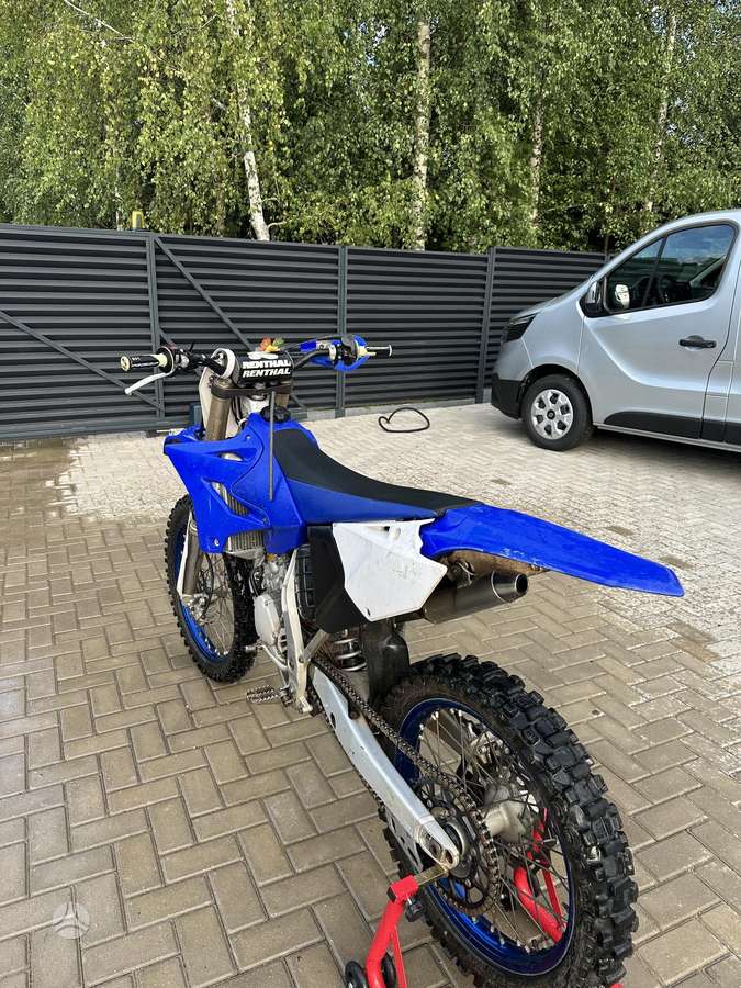 Yamaha YZ 2009 — салон
