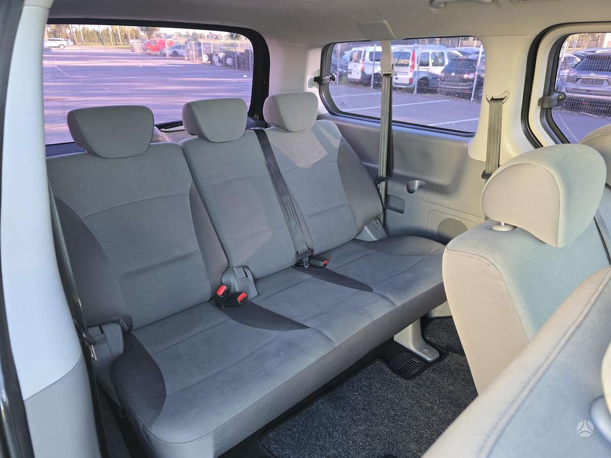 Hyundai H1 2011 — photo 15