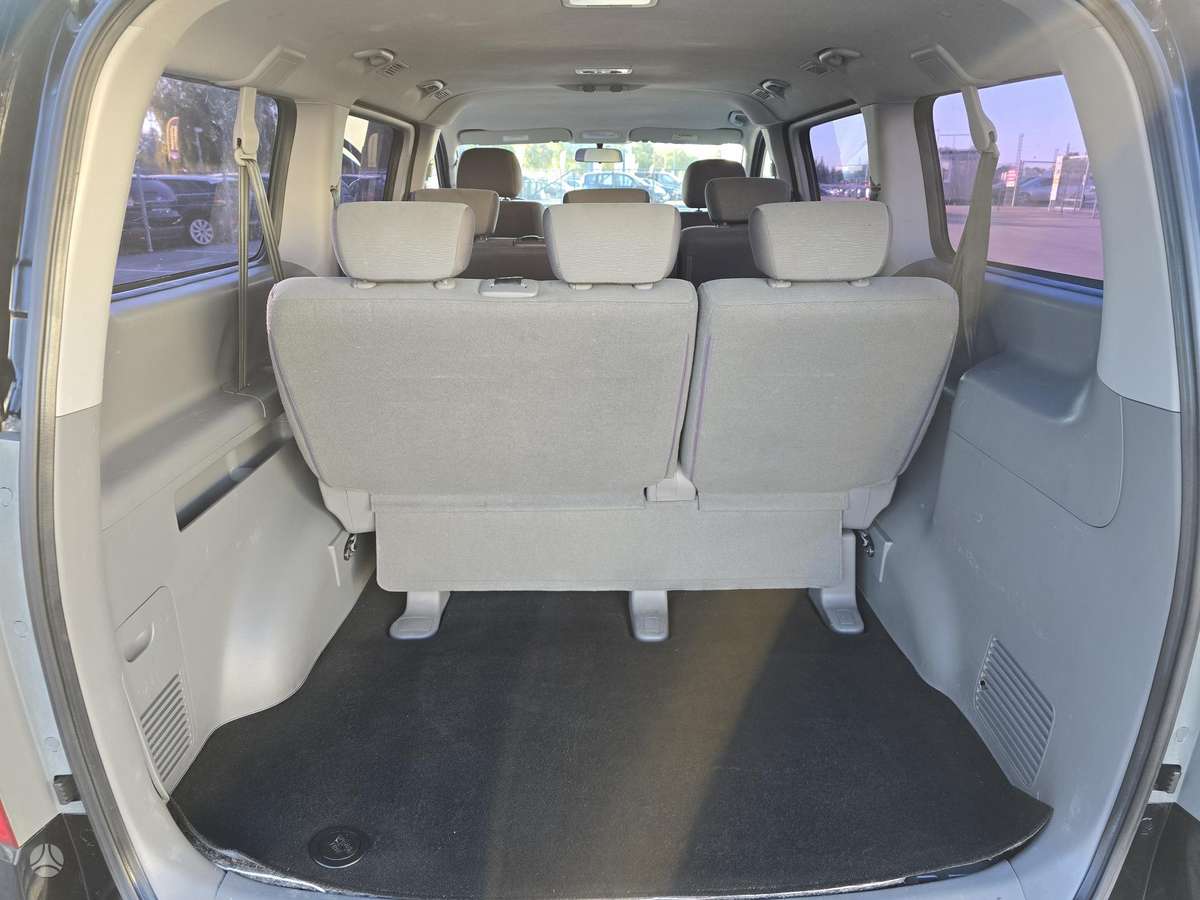 Hyundai H1 2011 — photo 17