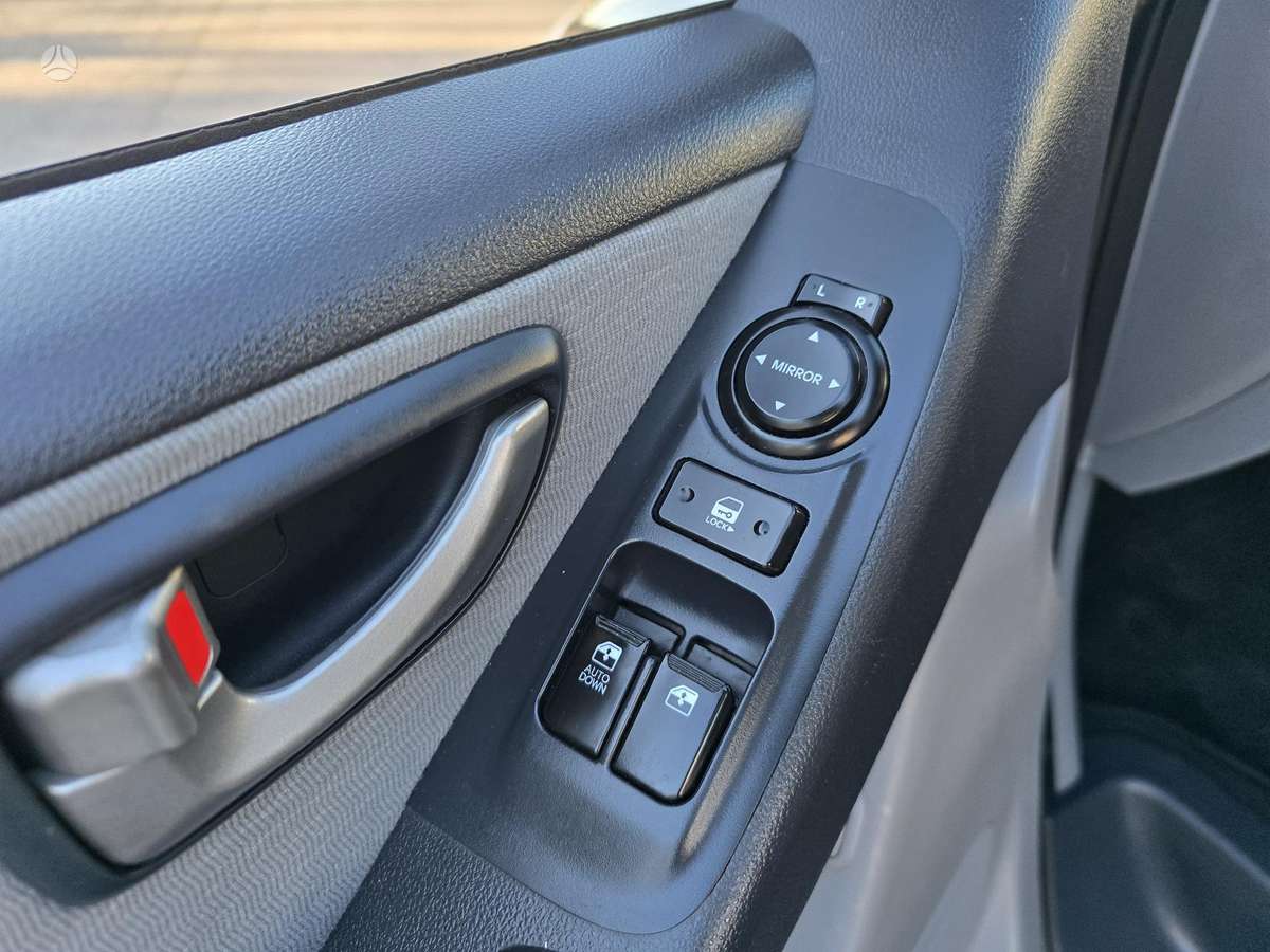 Hyundai H1 2011 — photo 19