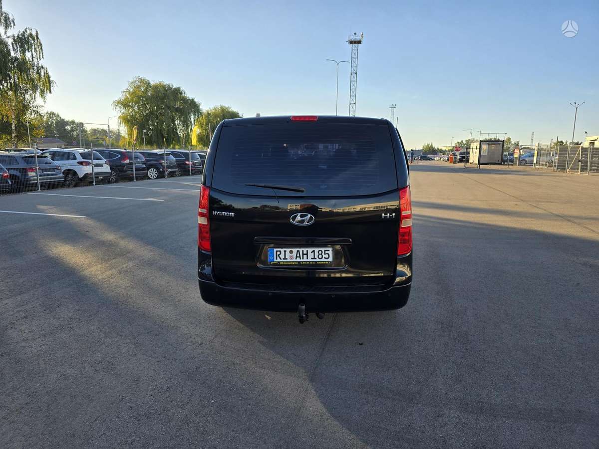 Hyundai H1 2011 — photo 5