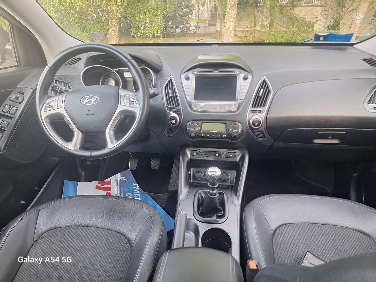 Hyundai ix35 2015 — photo 10