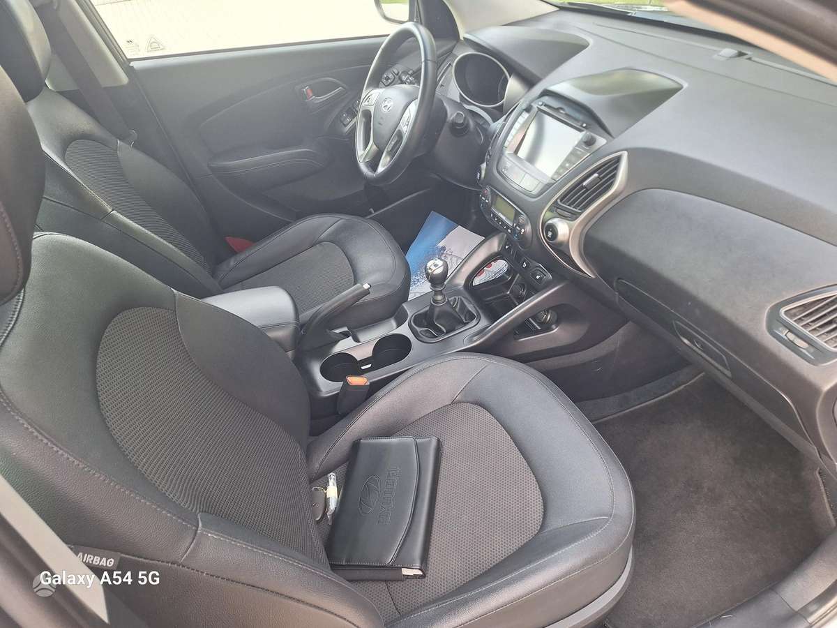 Hyundai ix35 2015 — photo 11