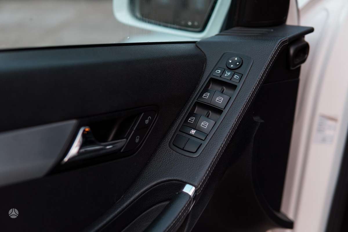 Mercedes-Benz R280 2008 — photo 13
