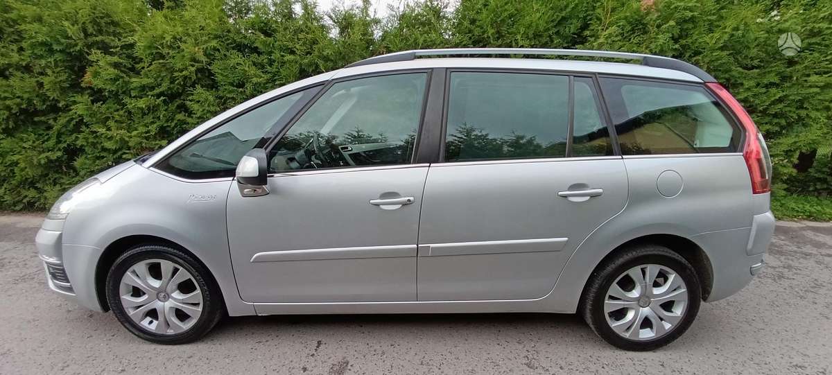 Citroen Grand 2012 — салон
