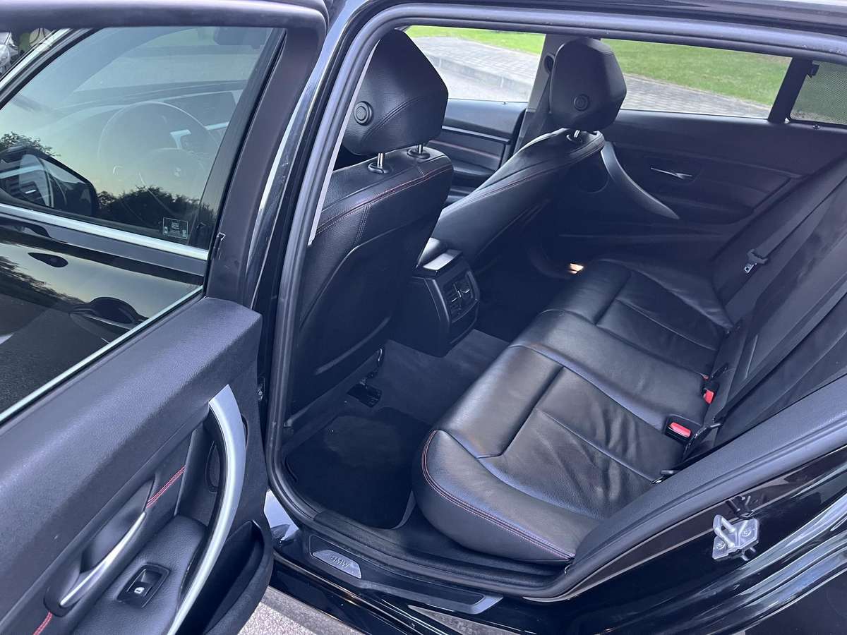 BMW 320 2013 — photo 11