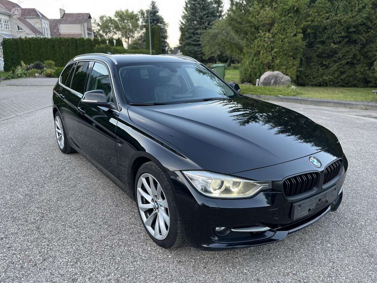 BMW 320 2013 — rear view