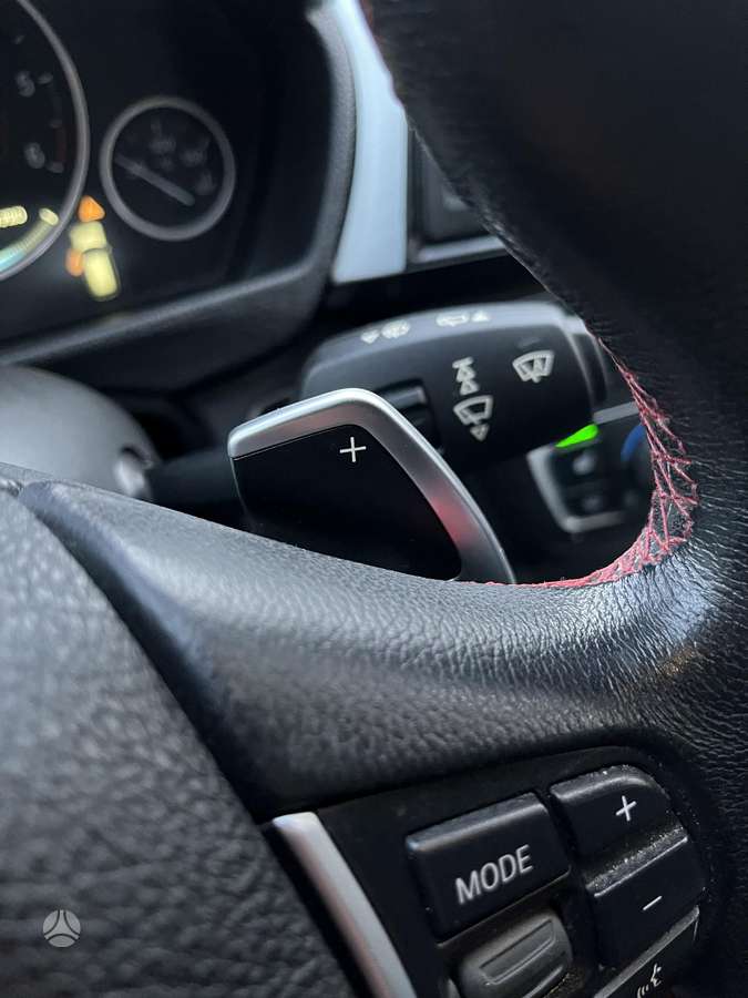 BMW 320 2013 — photo 21