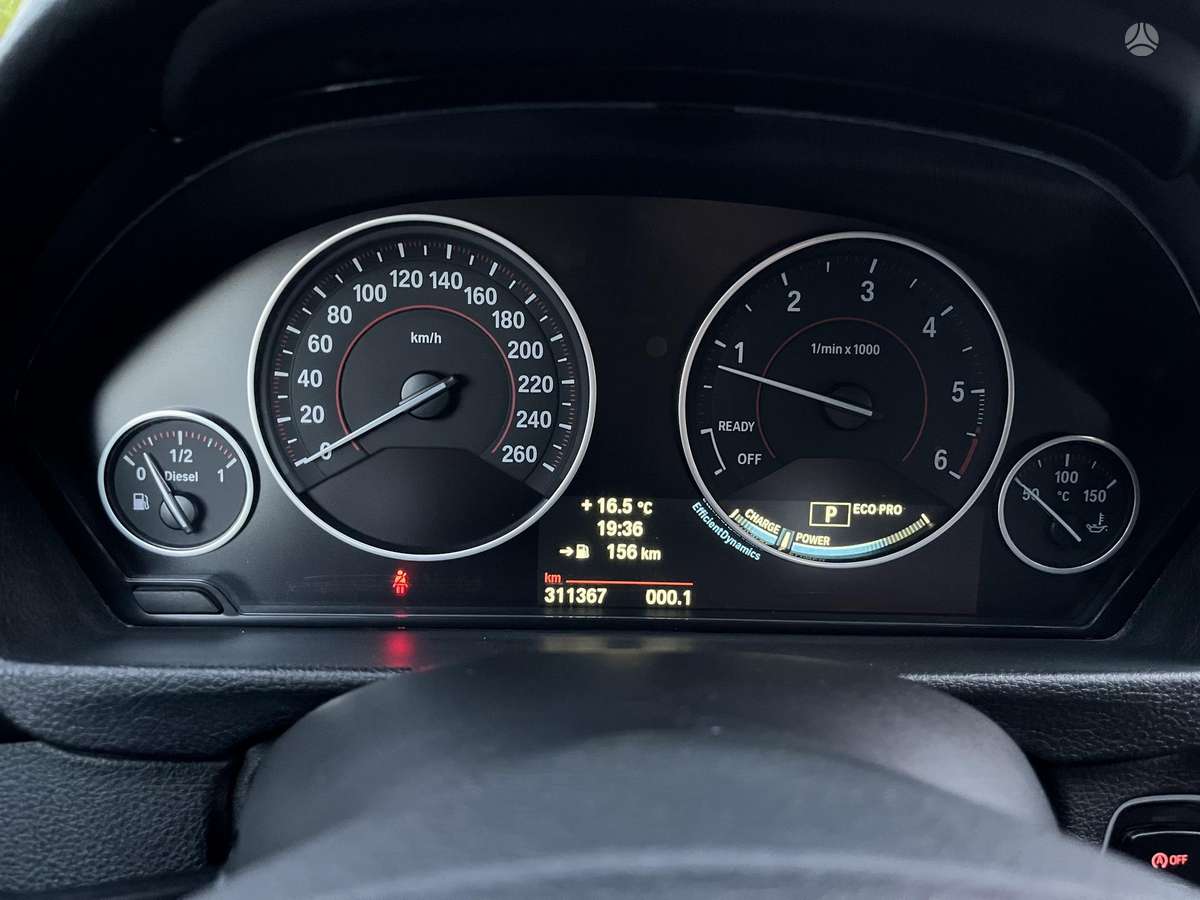 BMW 320 2013 — photo 22
