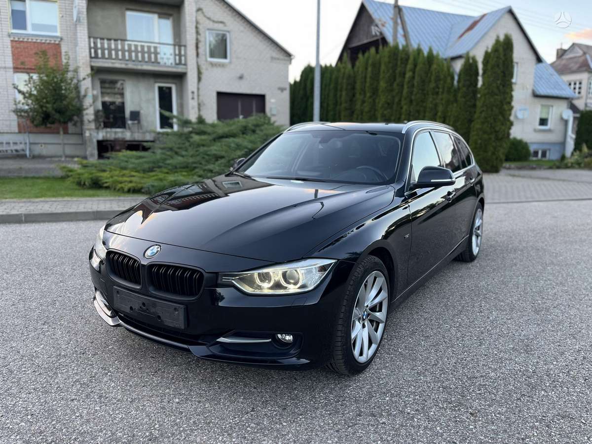 BMW 320 2013 — interior