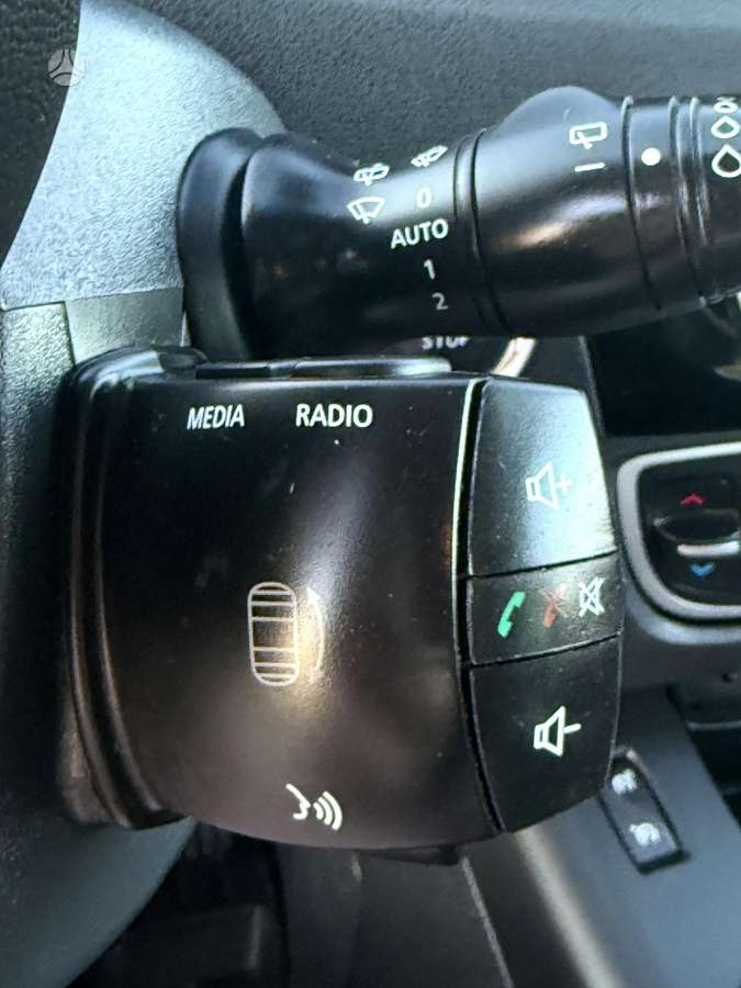 Renault Scenic 2015 — photo 14