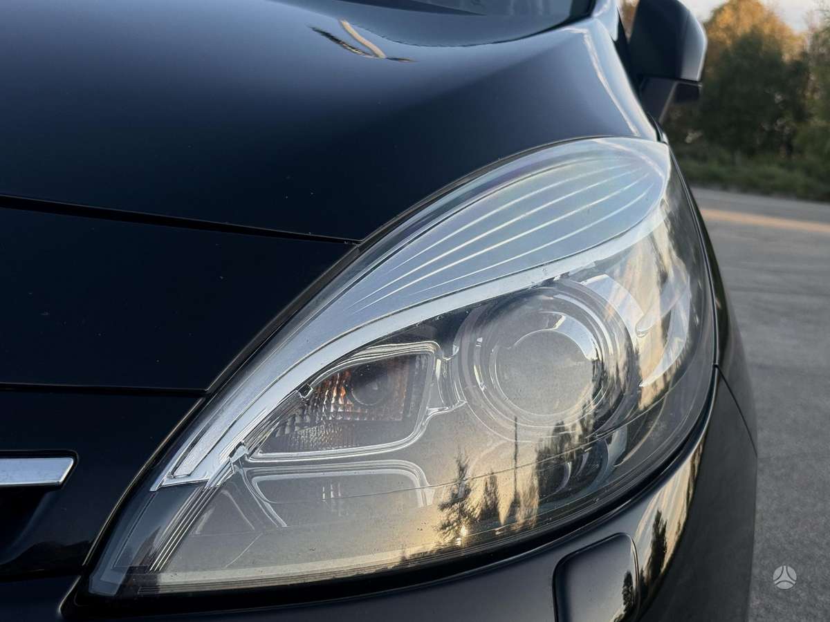 Renault Scenic 2015 — photo 16