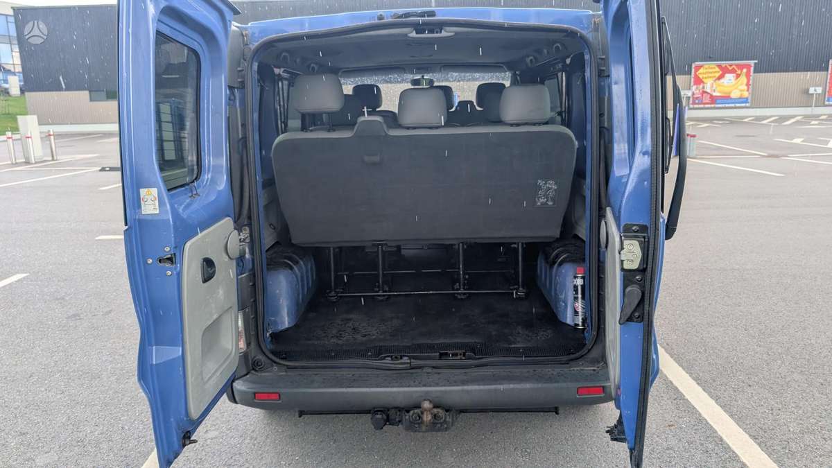 Renault Trafic 2004 — interior
