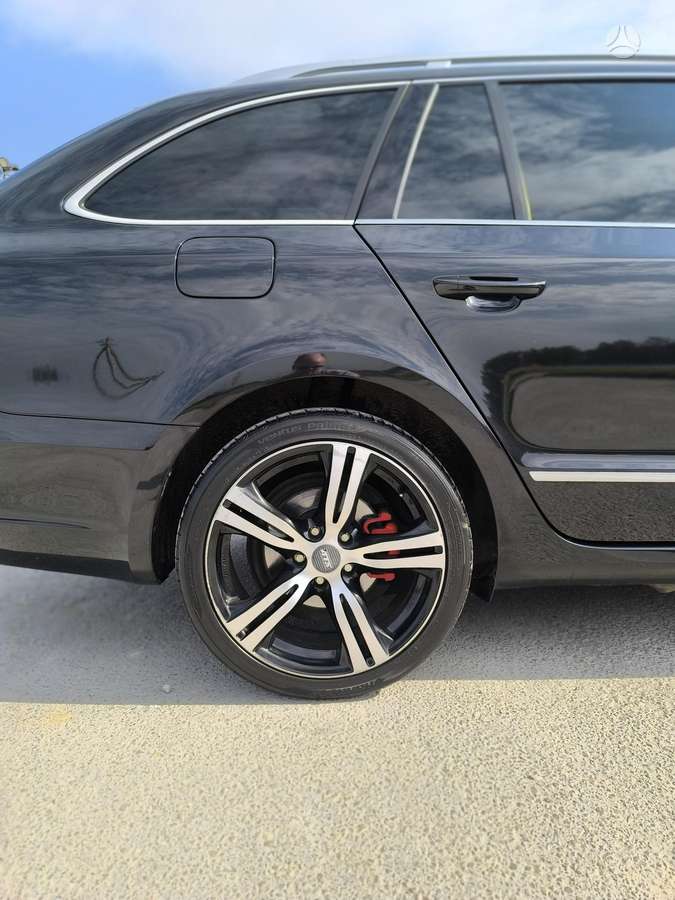 Skoda Superb 2012 — photo 10