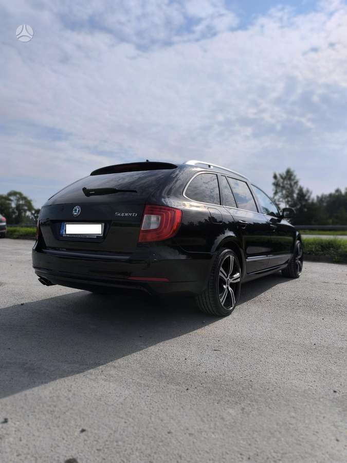 Skoda Superb 2012 — photo 11