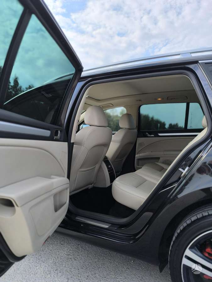 Skoda Superb 2012 — photo 15