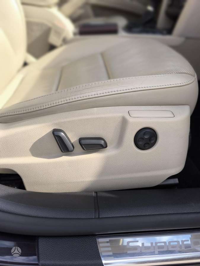 Skoda Superb 2012 — photo 19