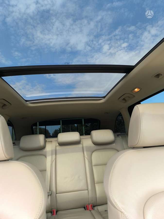 Skoda Superb 2012 — photo 21
