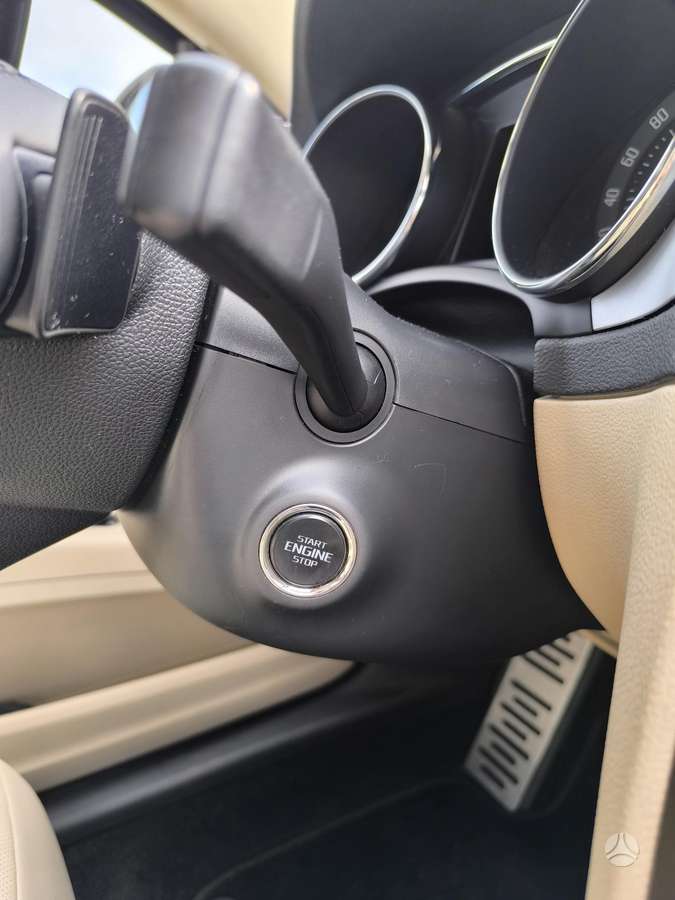 Skoda Superb 2012 — photo 22