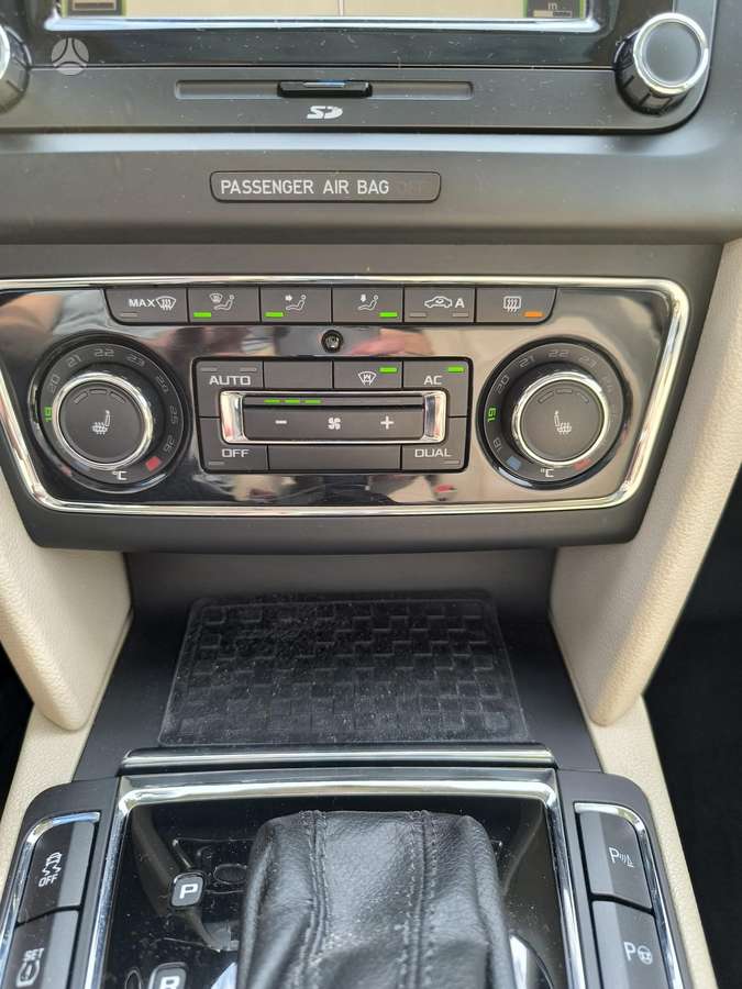 Skoda Superb 2012 — photo 24