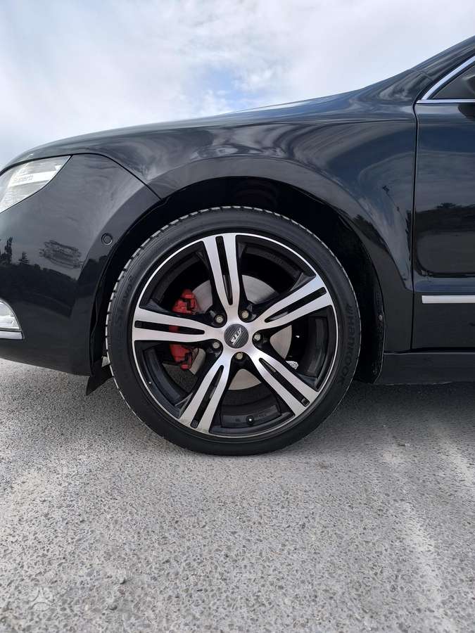 Skoda Superb 2012 — photo 30